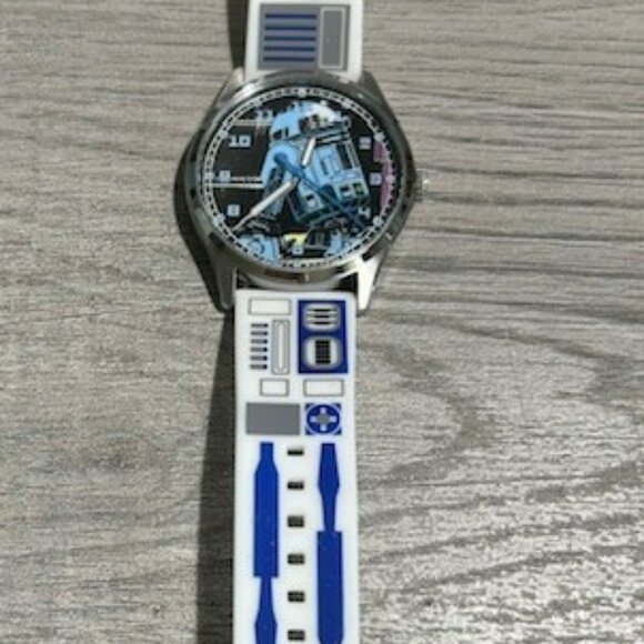 Fossil Unisex Special Edition Star Wars R2-D2 Watch - Picture 8 of 8